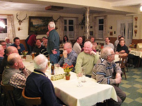 Gemütliche Runde nach dem Ostereierschießen